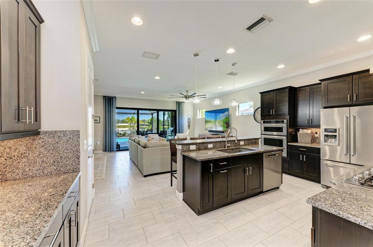 10215 Marbella Drive, Bradenton, FL 34211 Photo