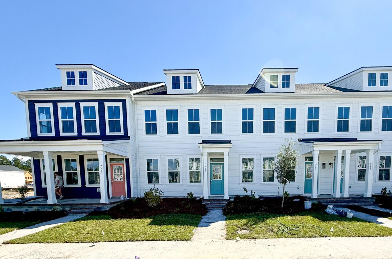 769 Blueway Avenue Photo 1