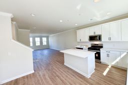 769 Blueway Avenue photo 4