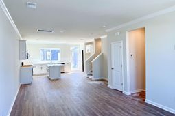 769 Blueway Avenue photo 4