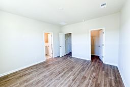 769 Blueway Avenue photo 4