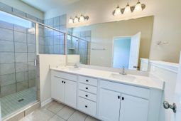 769 Blueway Avenue photo 4