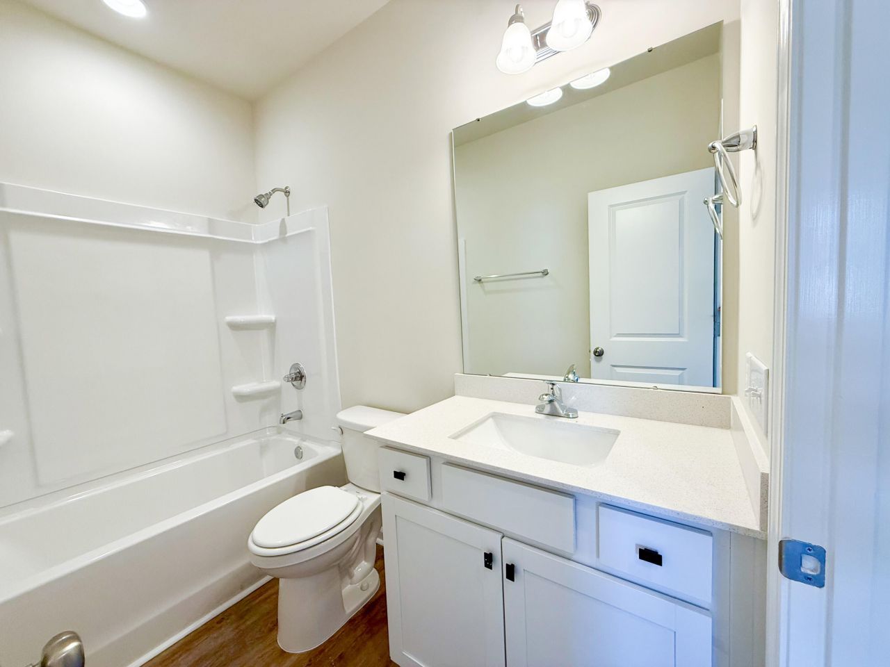 769 Blueway Avenue Photo 6