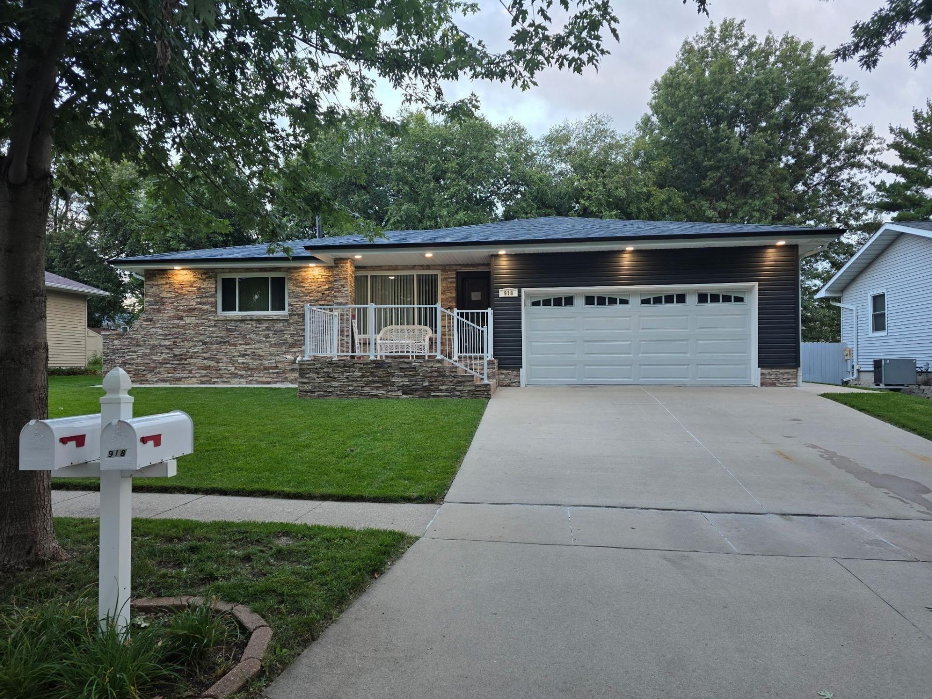 918 Colby Road, Waterloo, IA 50701 Main Photo