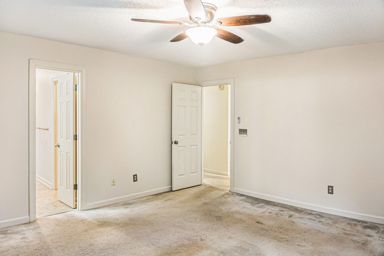 1530 Sterling Oaks Drive Photo 12