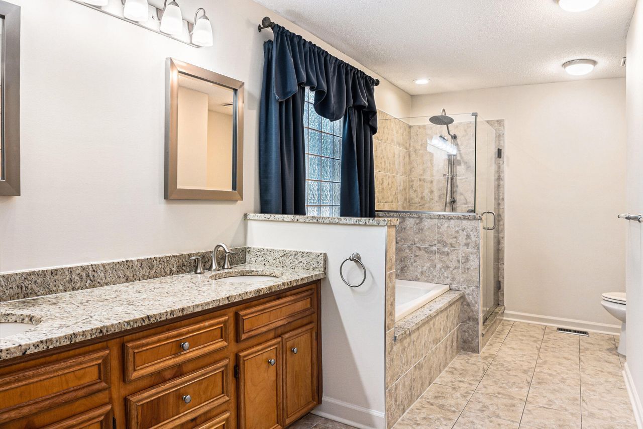 1530 Sterling Oaks Drive Photo 13