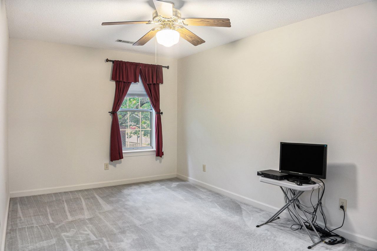 1530 Sterling Oaks Drive Photo 18