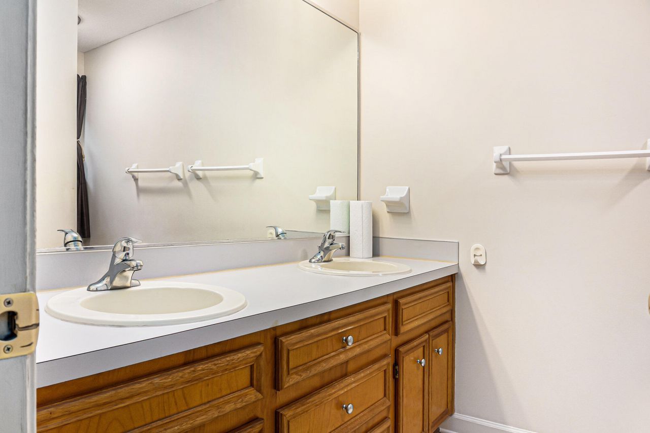 1530 Sterling Oaks Drive Photo 22