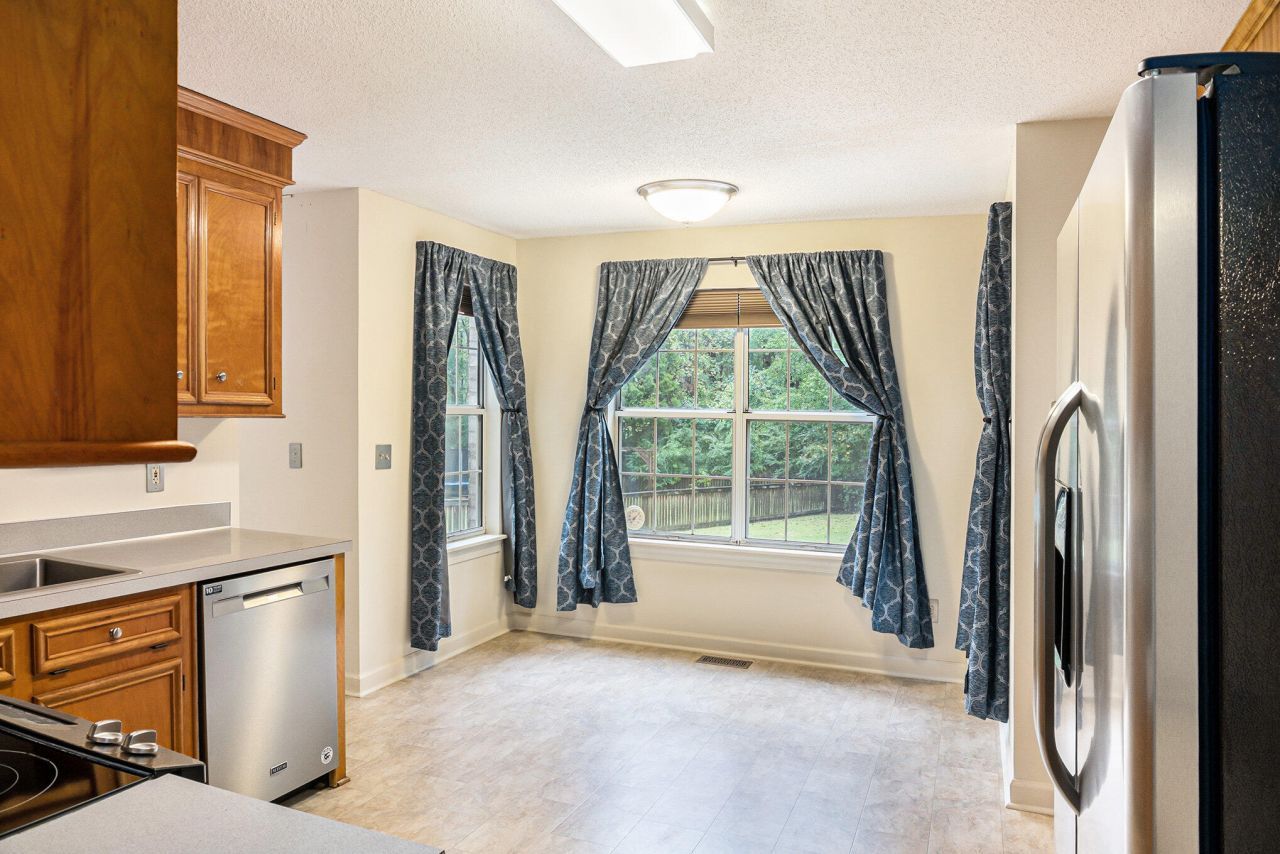 1530 Sterling Oaks Drive Photo 8