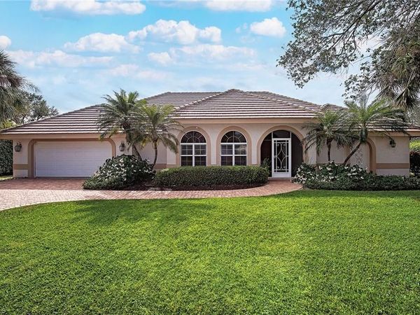 702 Willowwood LN, NAPLES, FL 34108