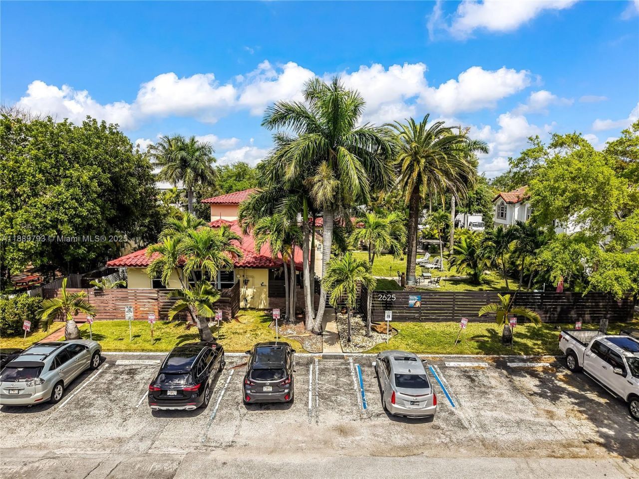 2625 NE 13th Ct, Fort Lauderdale, FL 33304 Photo