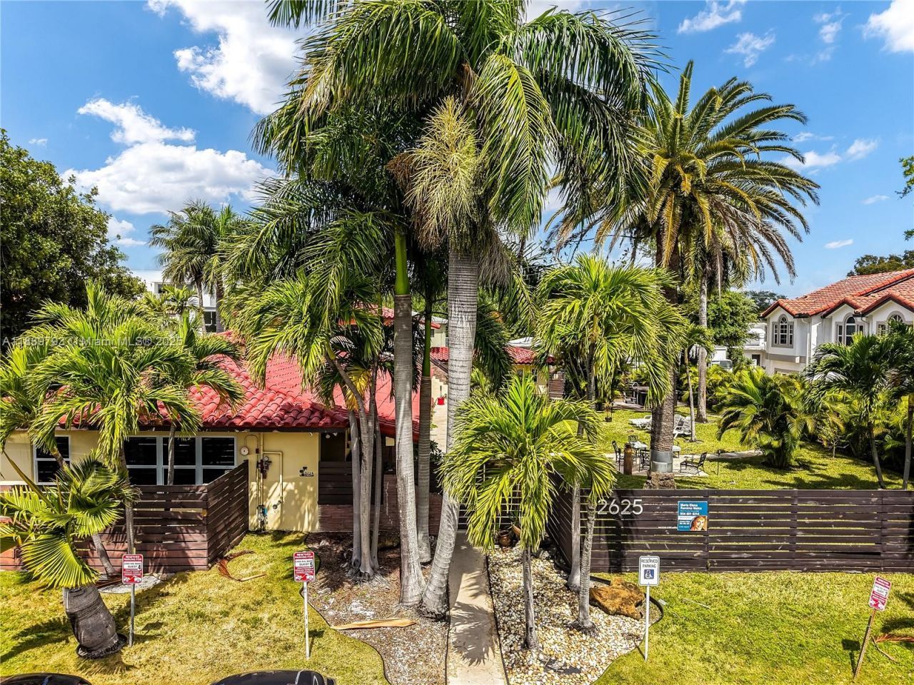 2625 NE 13th Ct, Fort Lauderdale, FL 33304 Photo