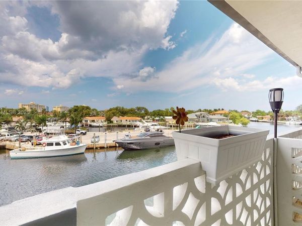 13105 Ixora Ct, Unit 303, North Miami, FL 33181