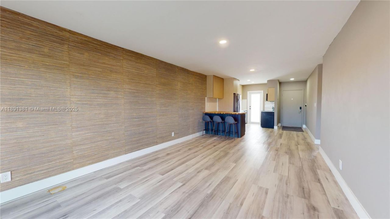 13105 Ixora Ct, Unit 303, North Miami, FL 33181 Photo