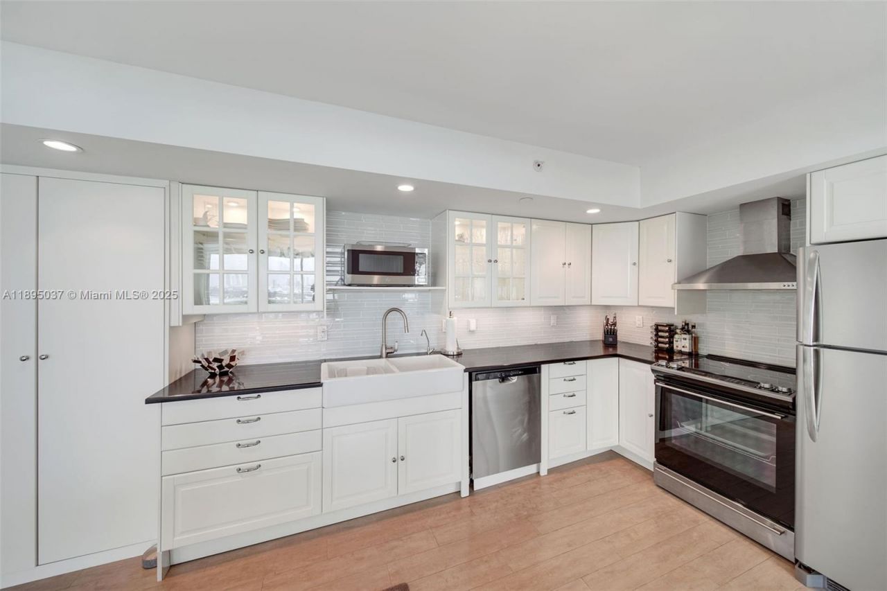 650 West Ave, Unit 2107, Miami Beach, FL 33139 Photo