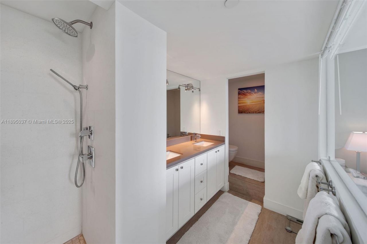 650 West Ave, Unit 2107, Miami Beach, FL 33139 Photo