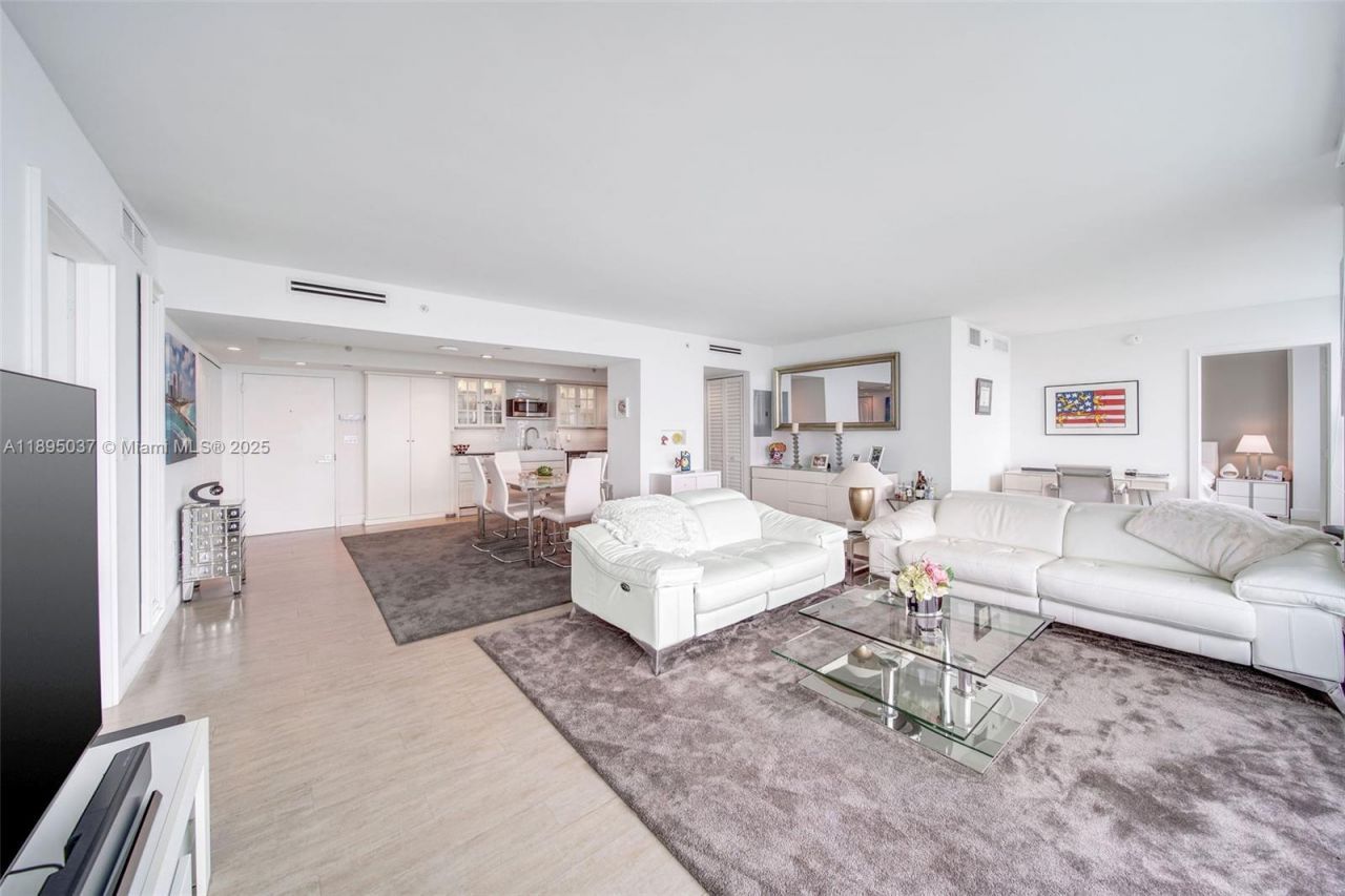 650 West Ave, Unit 2107, Miami Beach, FL 33139 Photo