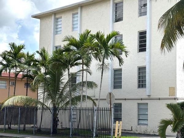 2138 SW 6th St, Unit 201, Miami, FL 33135