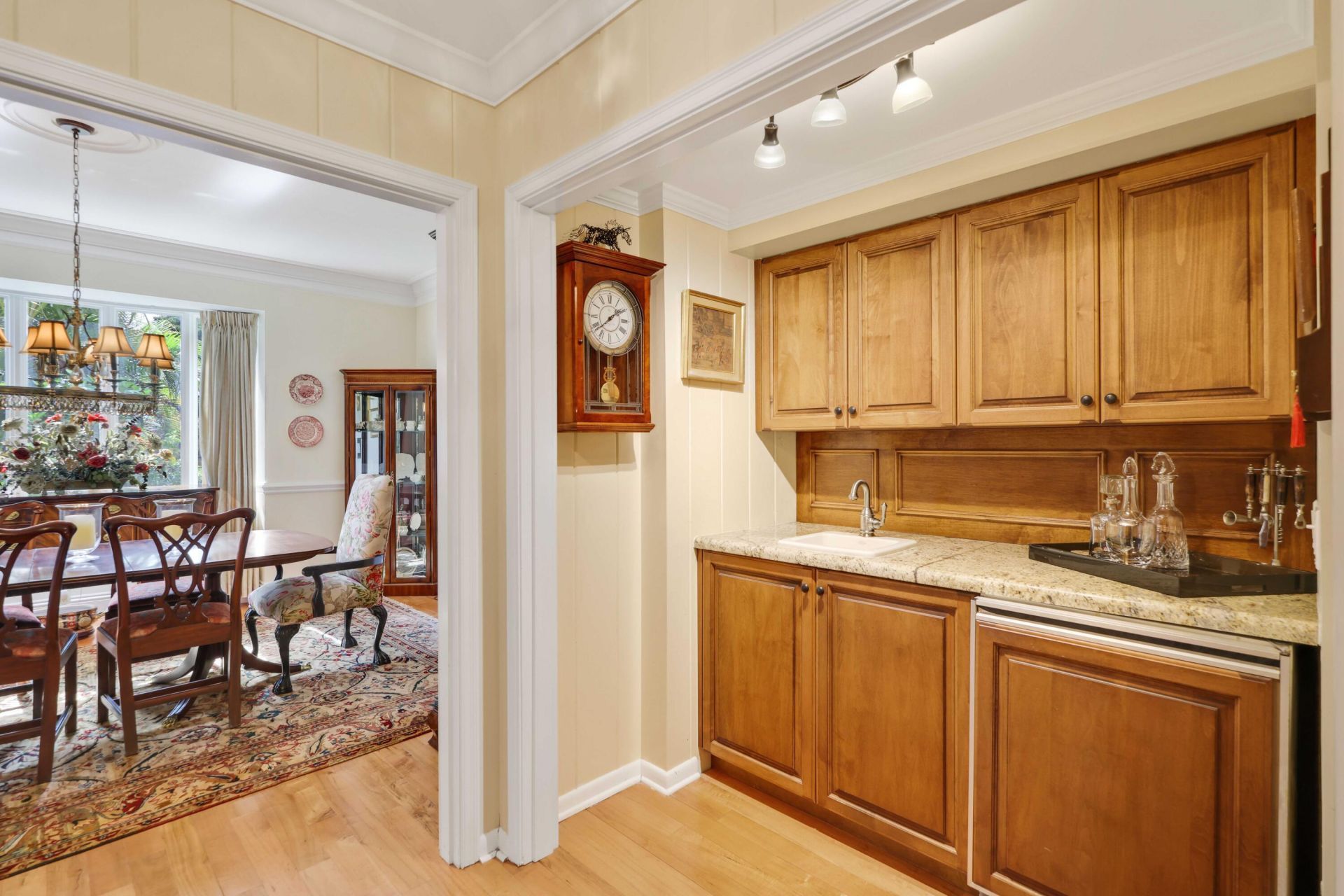 36 Country Road, Village of Golf, FL 33436 Photo