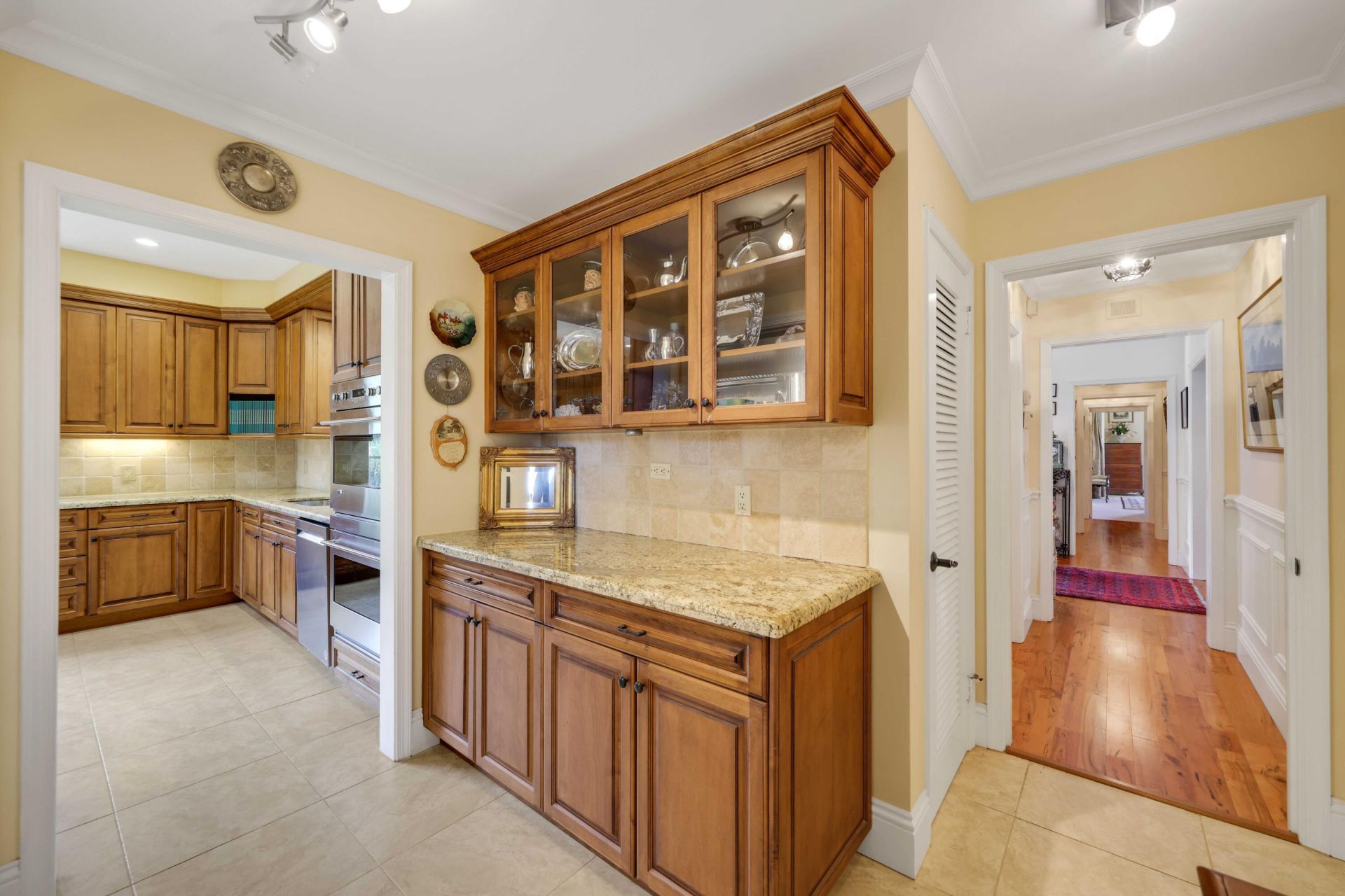 36 Country Road, Village of Golf, FL 33436 Photo