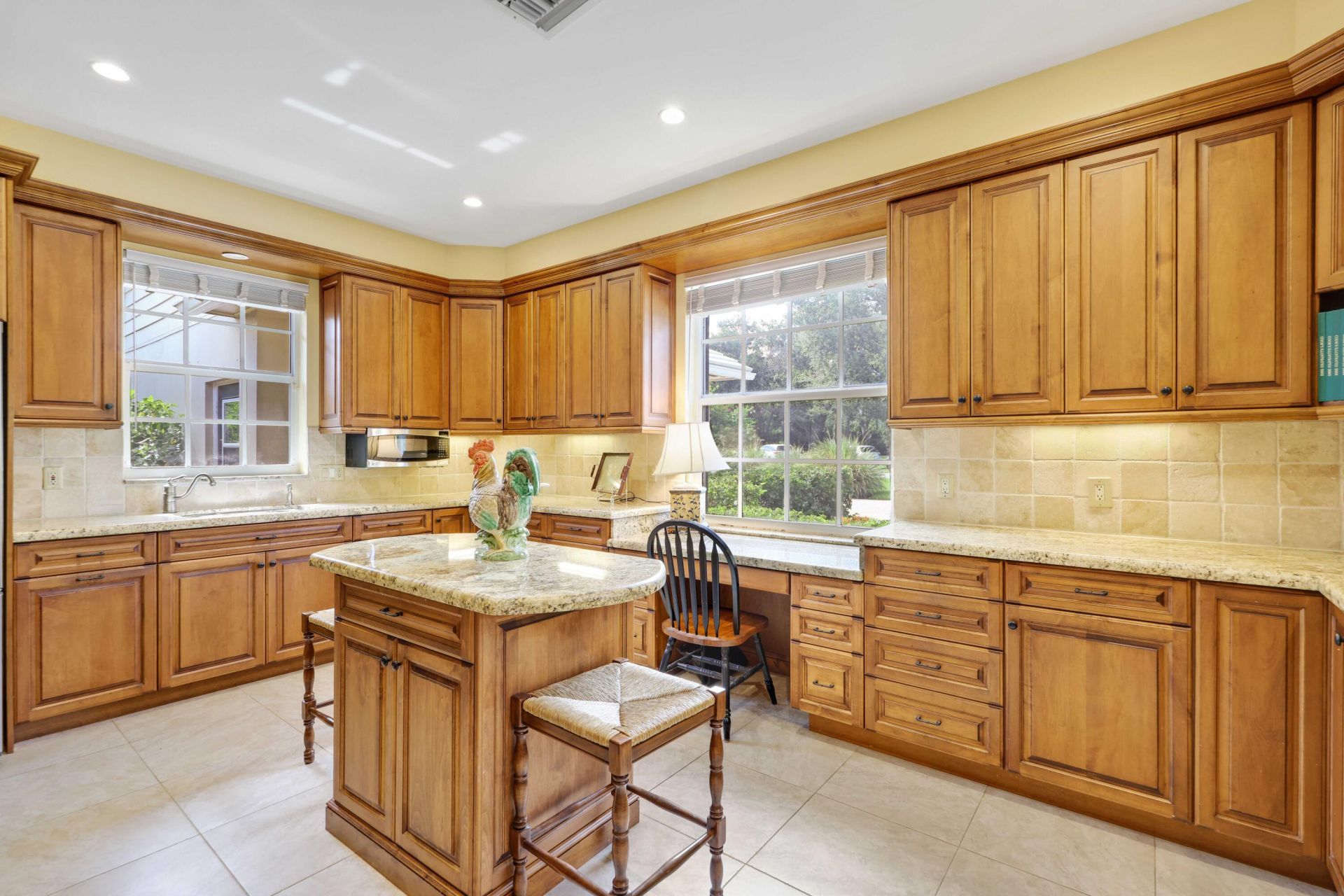 36 Country Road, Village of Golf, FL 33436 Photo