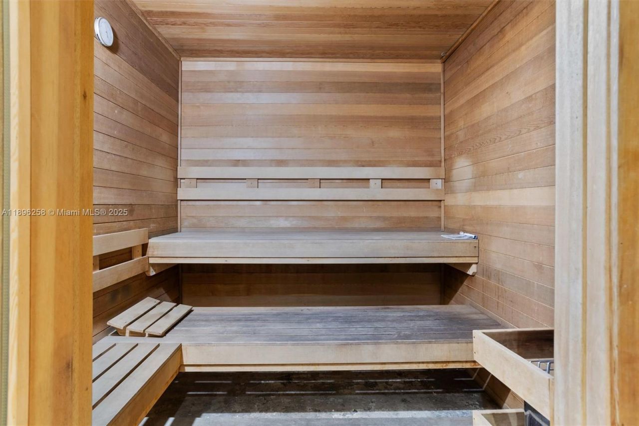 2861 Somerset Dr, Unit 203, Lauderdale Lakes, FL 33311 Photo