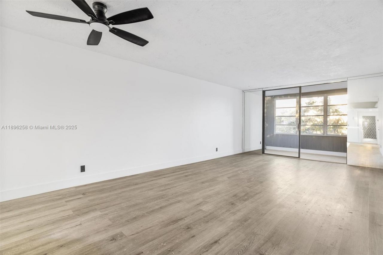 2861 Somerset Dr, Unit 203, Lauderdale Lakes, FL 33311 Photo