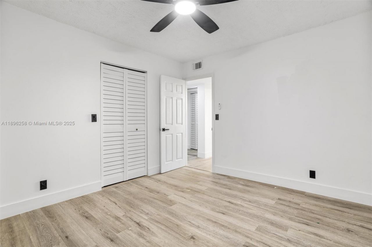 2861 Somerset Dr, Unit 203, Lauderdale Lakes, FL 33311 Photo