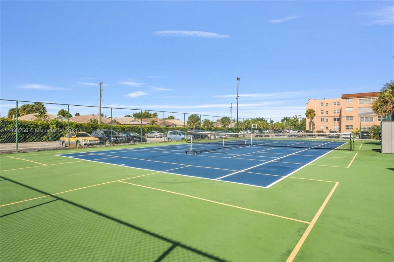 2861 Somerset Dr, Unit 203, Lauderdale Lakes, FL 33311 Photo