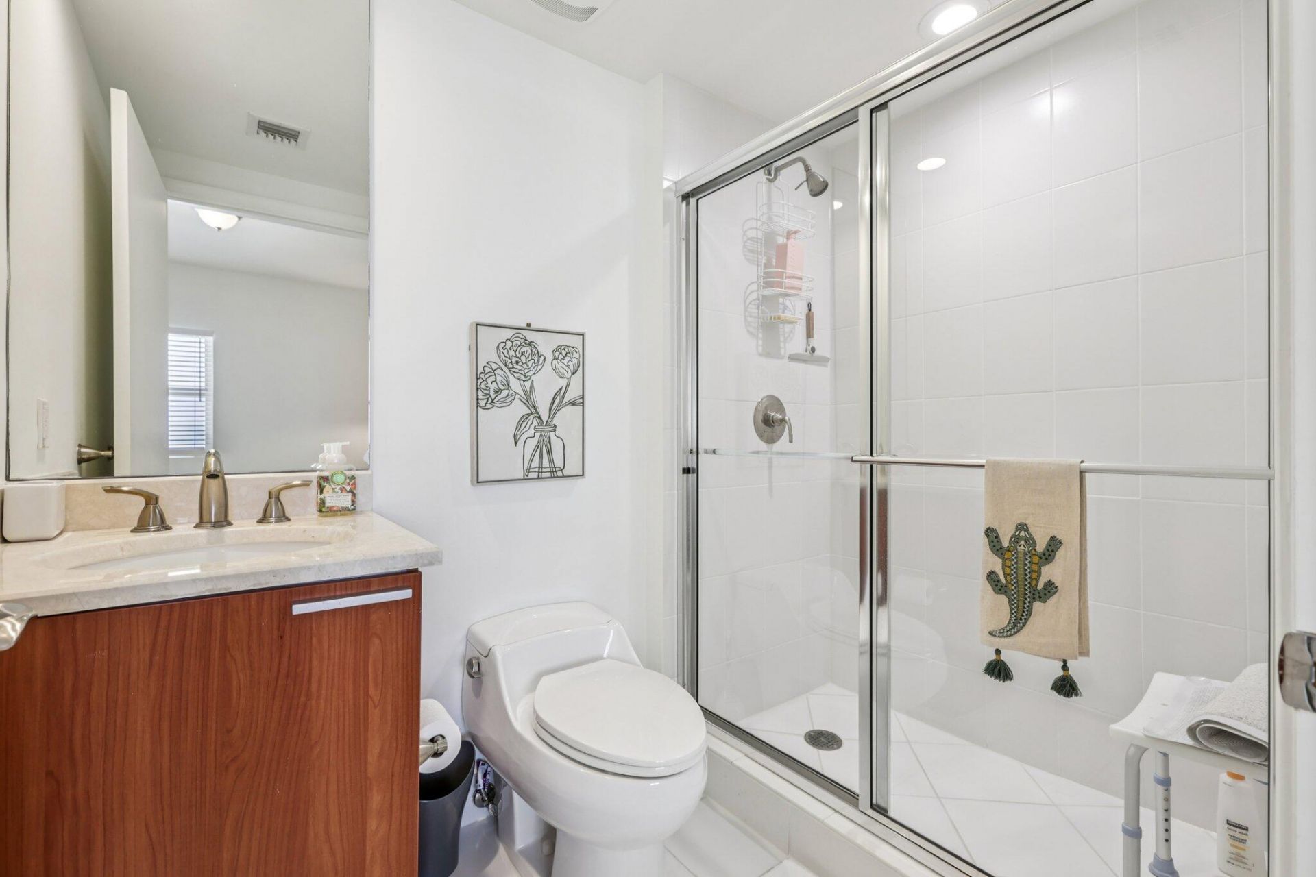 2640 Lake Shore Drive, Unit 2008, Riviera Beach, FL 33404 Photo