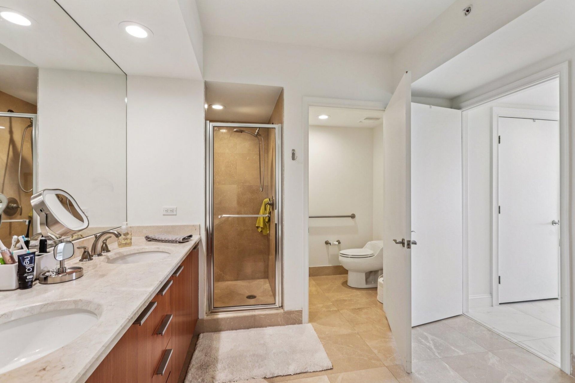 2640 Lake Shore Drive, Unit 2008, Riviera Beach, FL 33404 Photo