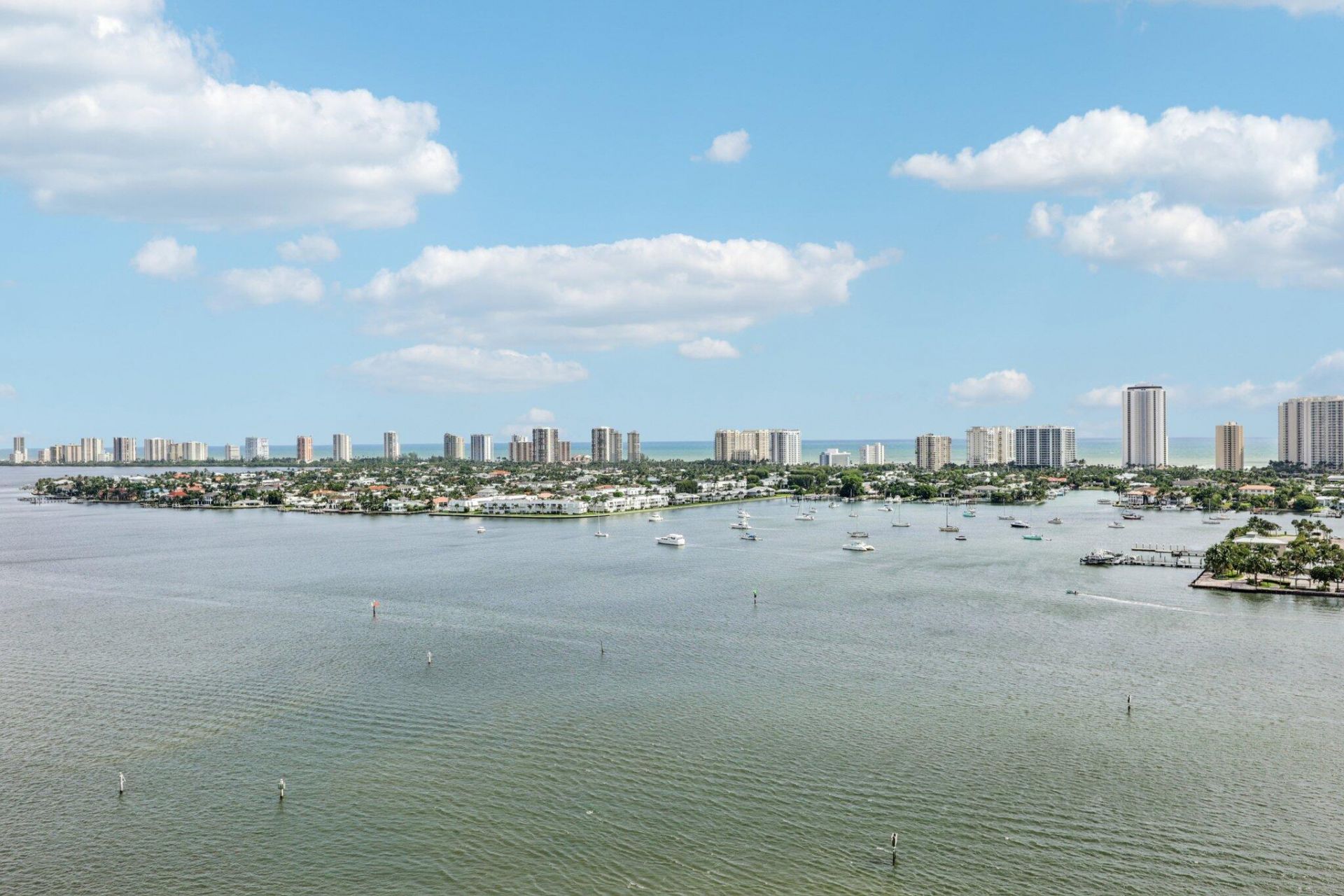 2640 Lake Shore Drive, Unit 2008, Riviera Beach, FL 33404 Photo