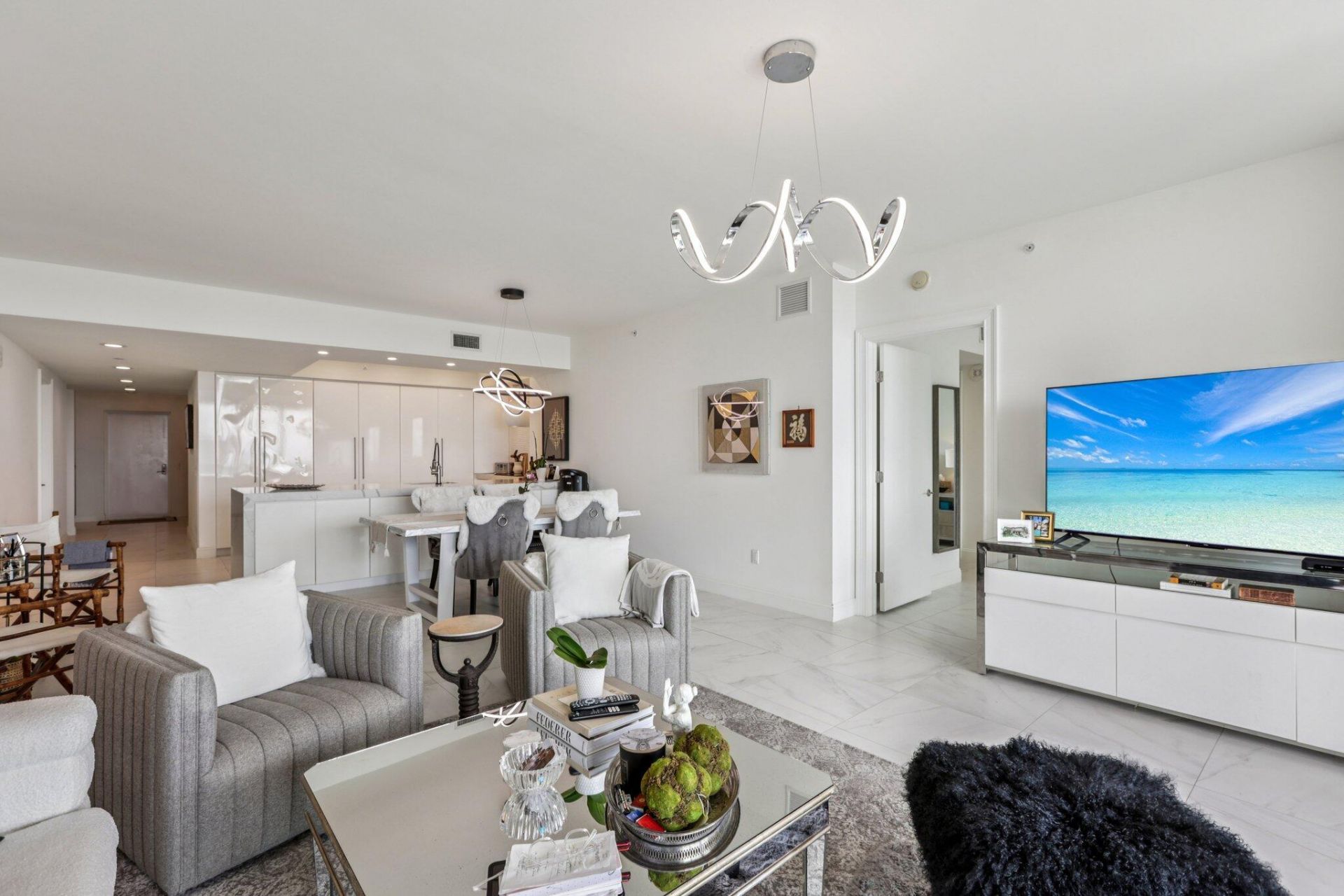 2640 Lake Shore Drive, Unit 2008, Riviera Beach, FL 33404 Photo