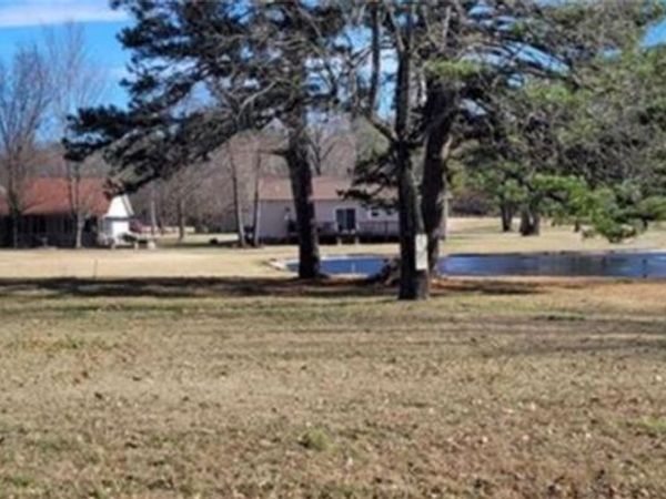 18 Holiday Island Drive , Holiday Island, AR 72631