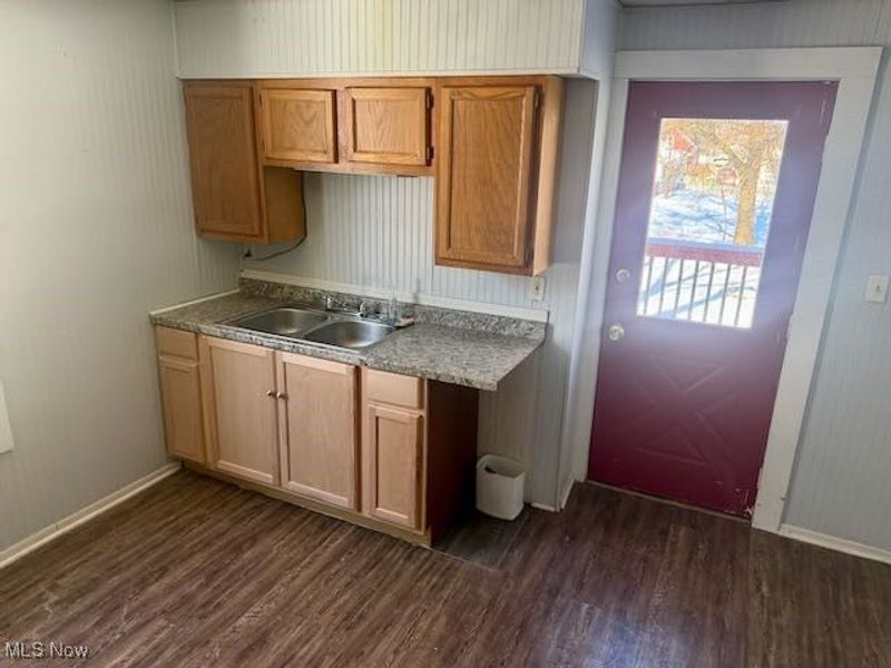 217 W Summit Street, Barberton, OH 44203 Photo 10