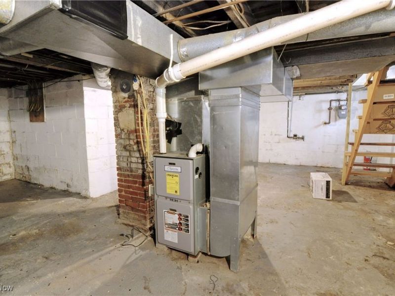 217 W Summit Street, Barberton, OH 44203 Photo 18