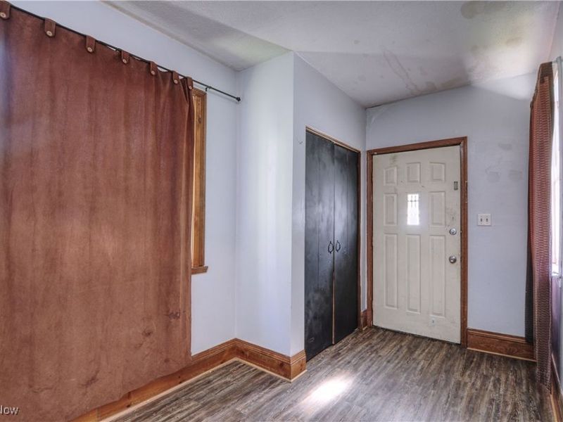 217 W Summit Street, Barberton, OH 44203 Photo 2