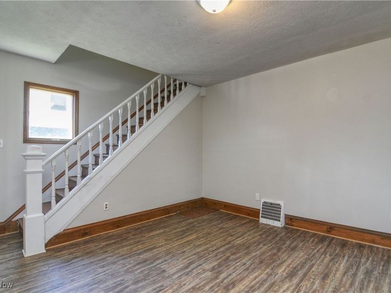 217 W Summit Street, Barberton, OH 44203 Photo 5