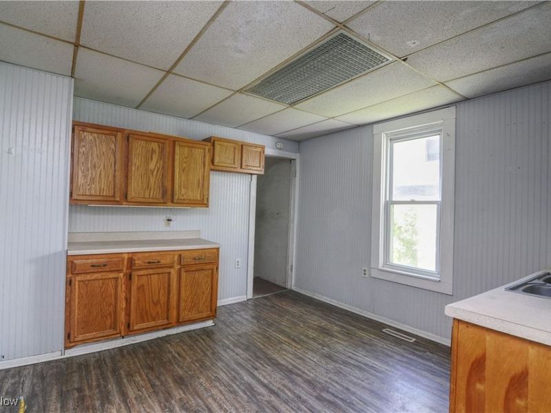 217 W Summit Street, Barberton, OH 44203 Photo 8