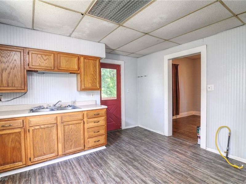 217 W Summit Street, Barberton, OH 44203 Photo 9