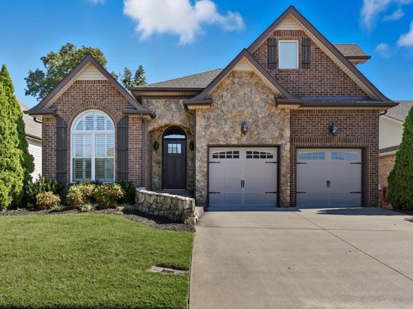 341 Turnberry Cir, Clarksville, TN 37043