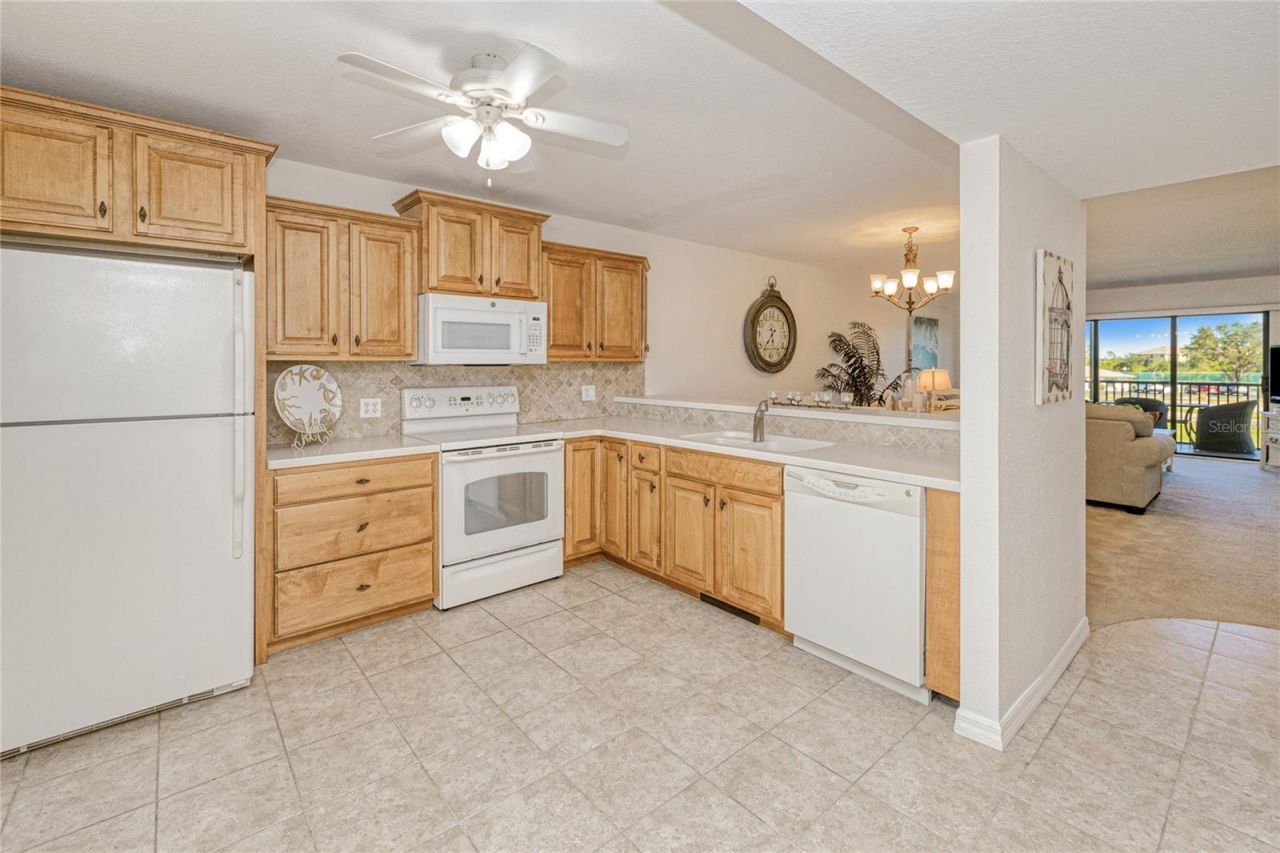 175 Kings Highway, Unit 225 (B5), Punta Gorda, FL 33983 Photo