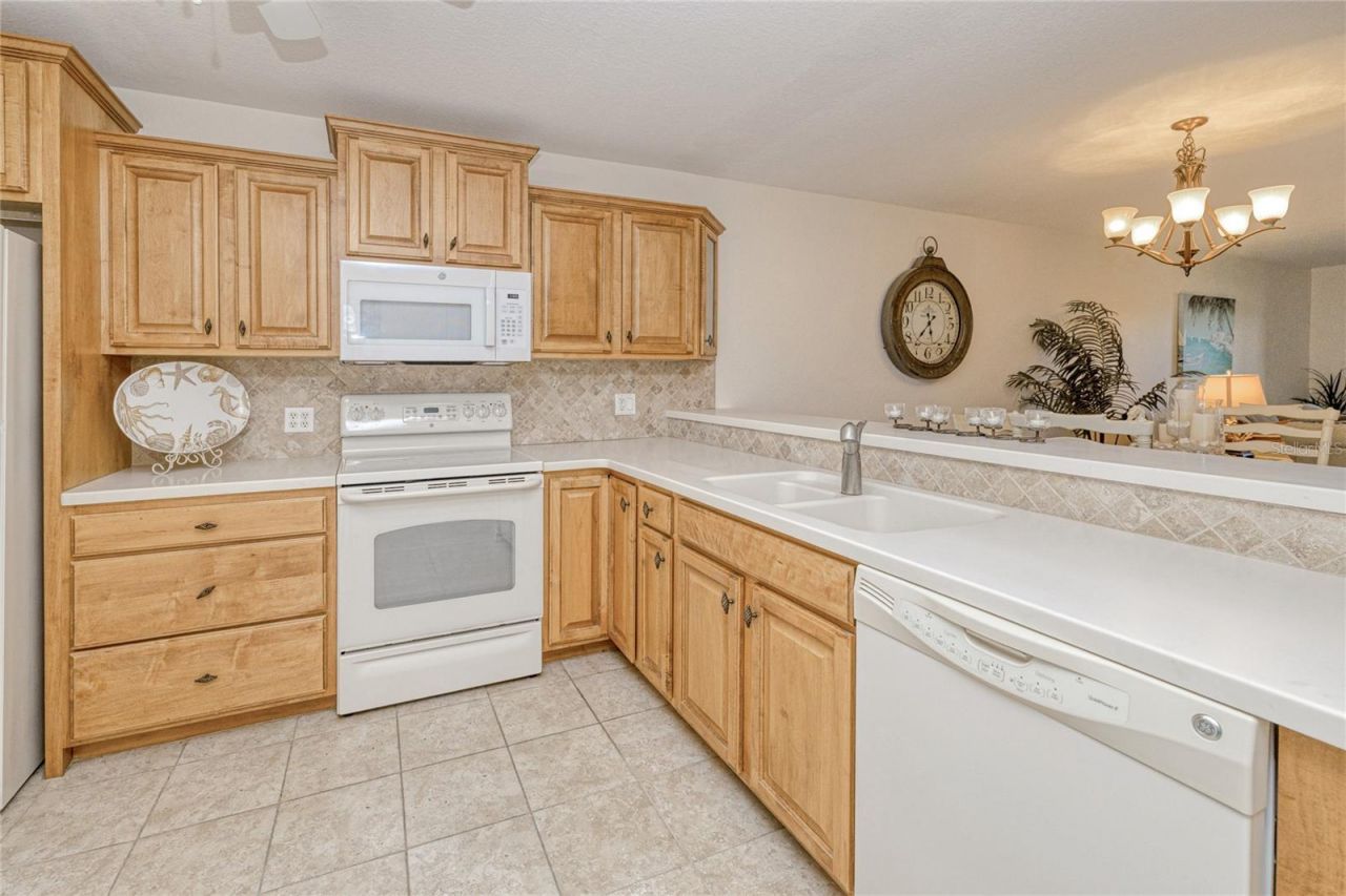 175 Kings Highway, Unit 225 (B5), Punta Gorda, FL 33983 Photo