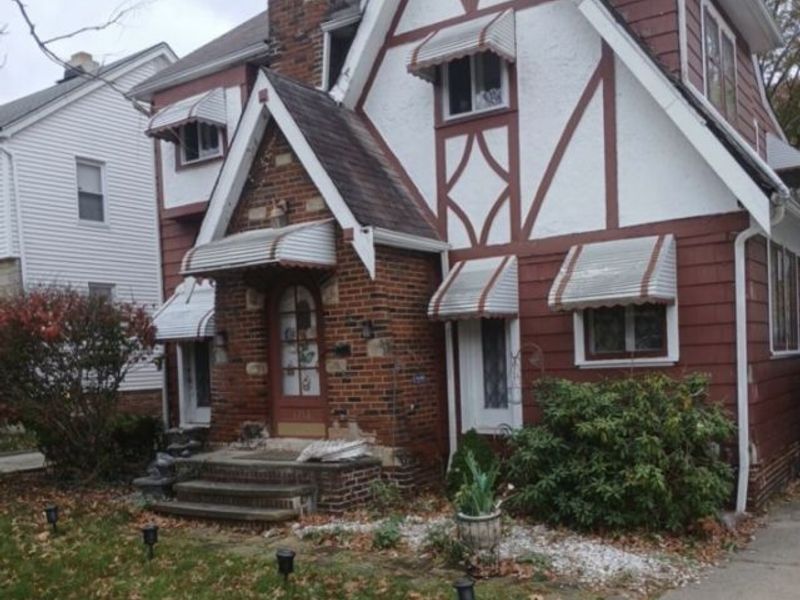 1156 Quilliams Road, Cleveland, OH 44121 Photo 1