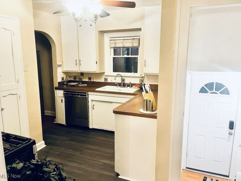 1156 Quilliams Road, Cleveland, OH 44121 Photo 5