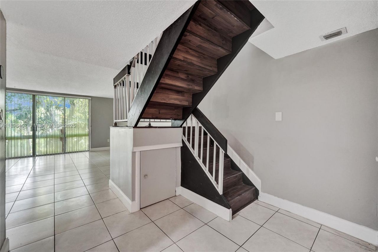 8401 W Sample Rd, Unit 20, Coral Springs, FL 33065 Photo