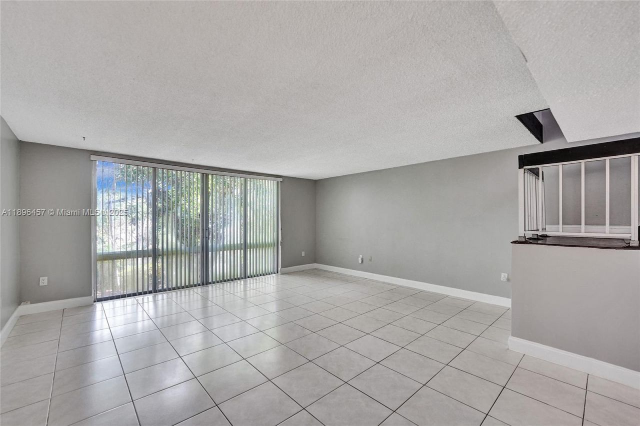 8401 W Sample Rd, Unit 20, Coral Springs, FL 33065 Photo