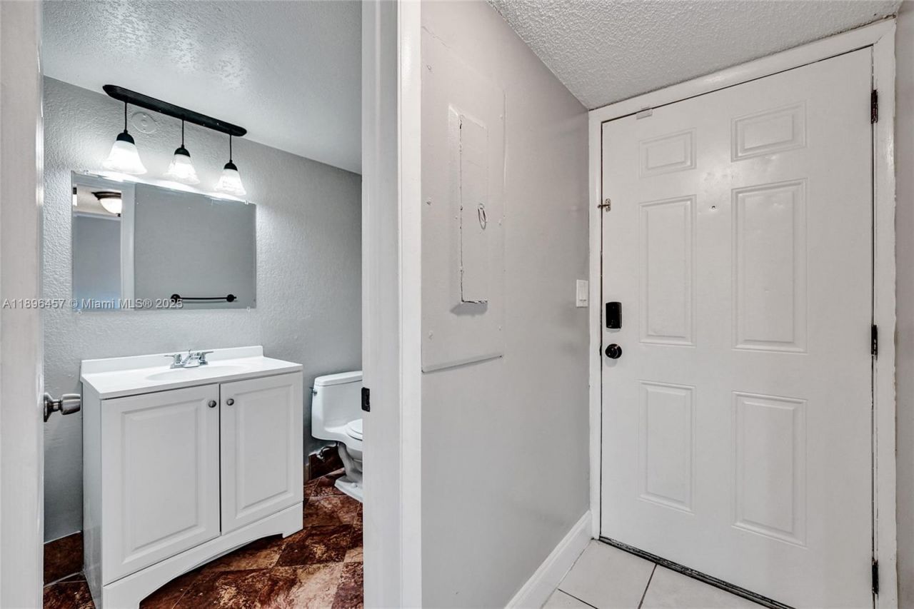 8401 W Sample Rd, Unit 20, Coral Springs, FL 33065 Photo