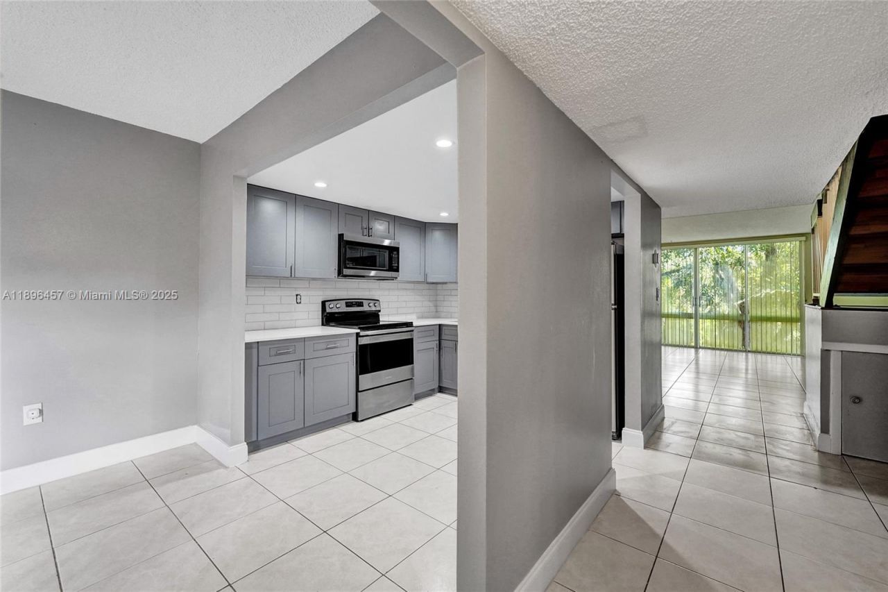 8401 W Sample Rd, Unit 20, Coral Springs, FL 33065 Photo