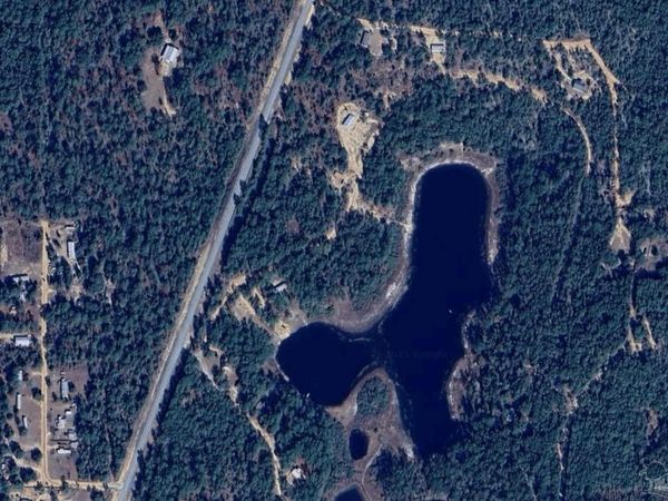 11 Payne Lake 11th St, Chipley, FL 32428